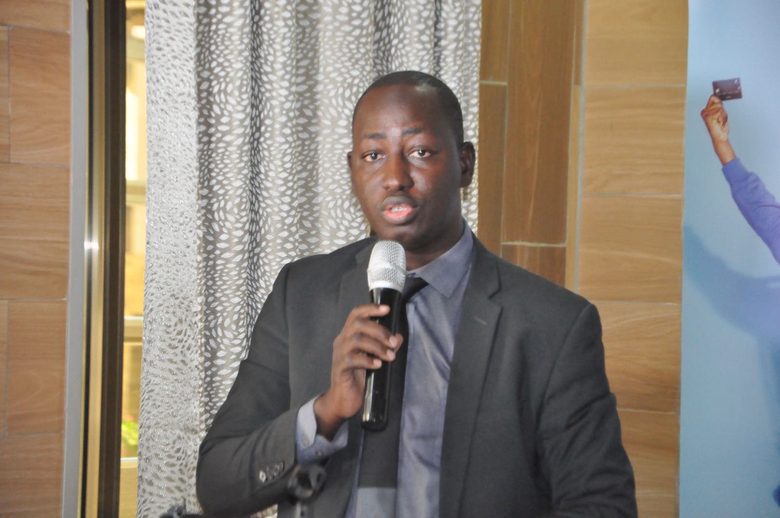 GIM-UEMOA: local actions to anchor the bank card in habits